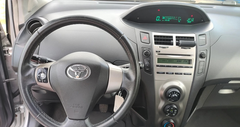 Toyota Yaris cena 22700 przebieg: 149200, rok produkcji 2009 z Puławy małe 407